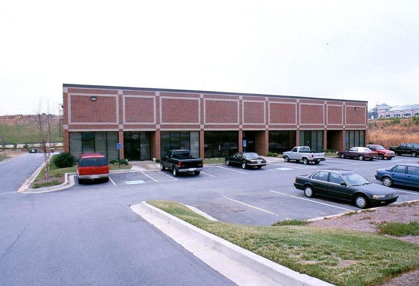 855 Marathon Pky
Lawrenceville, GA 30046 Arc Properties